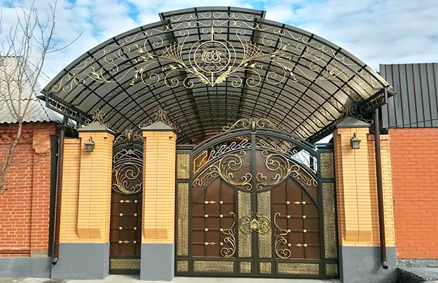 Купить или заказать ворота для дома с навесом - стильные и надежные решения для вашего участка в Белой Калитве от 41419 руб | ВоротМастер-Бкл
